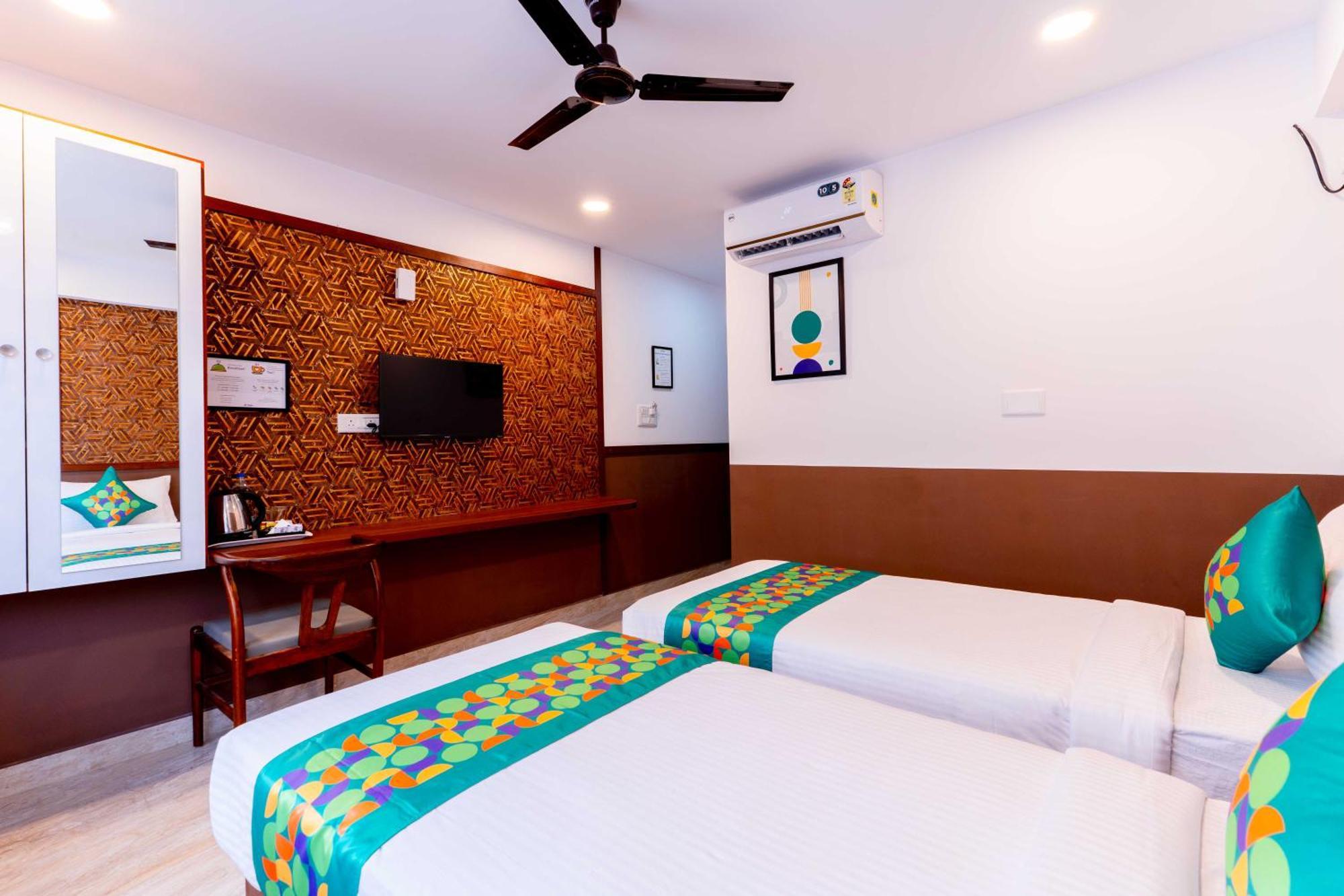 Treebo Emirates Suites Indiranagar 벵갈루루 외부 사진