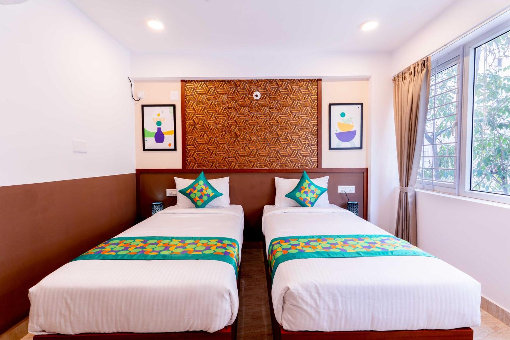 Treebo Emirates Suites Indiranagar 벵갈루루 외부 사진